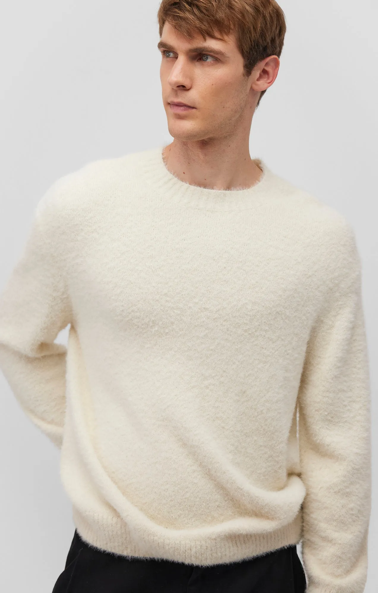 FUZZY SWEATER IN ALMOND MILK